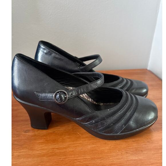 Dansko Shoes - Dansko Becca Mary Jane Pumps Black Leather Asymmentrical Strap Womens 40